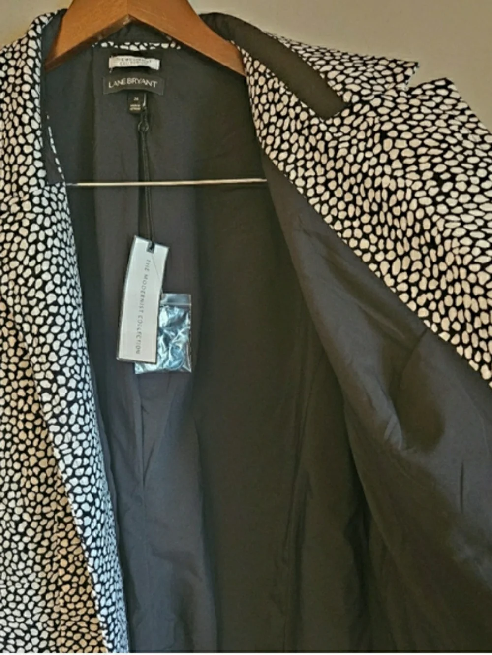 Lane Bryant Black and White Printed Blazer, Modernist Collection. Size 26